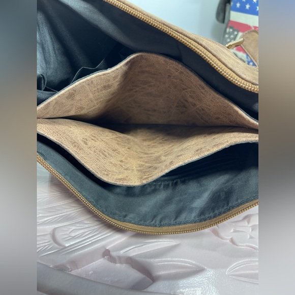 Cato 😍Adorable Big Eyes 👀 Owl Crossbody Purse - Picture 8 of 10